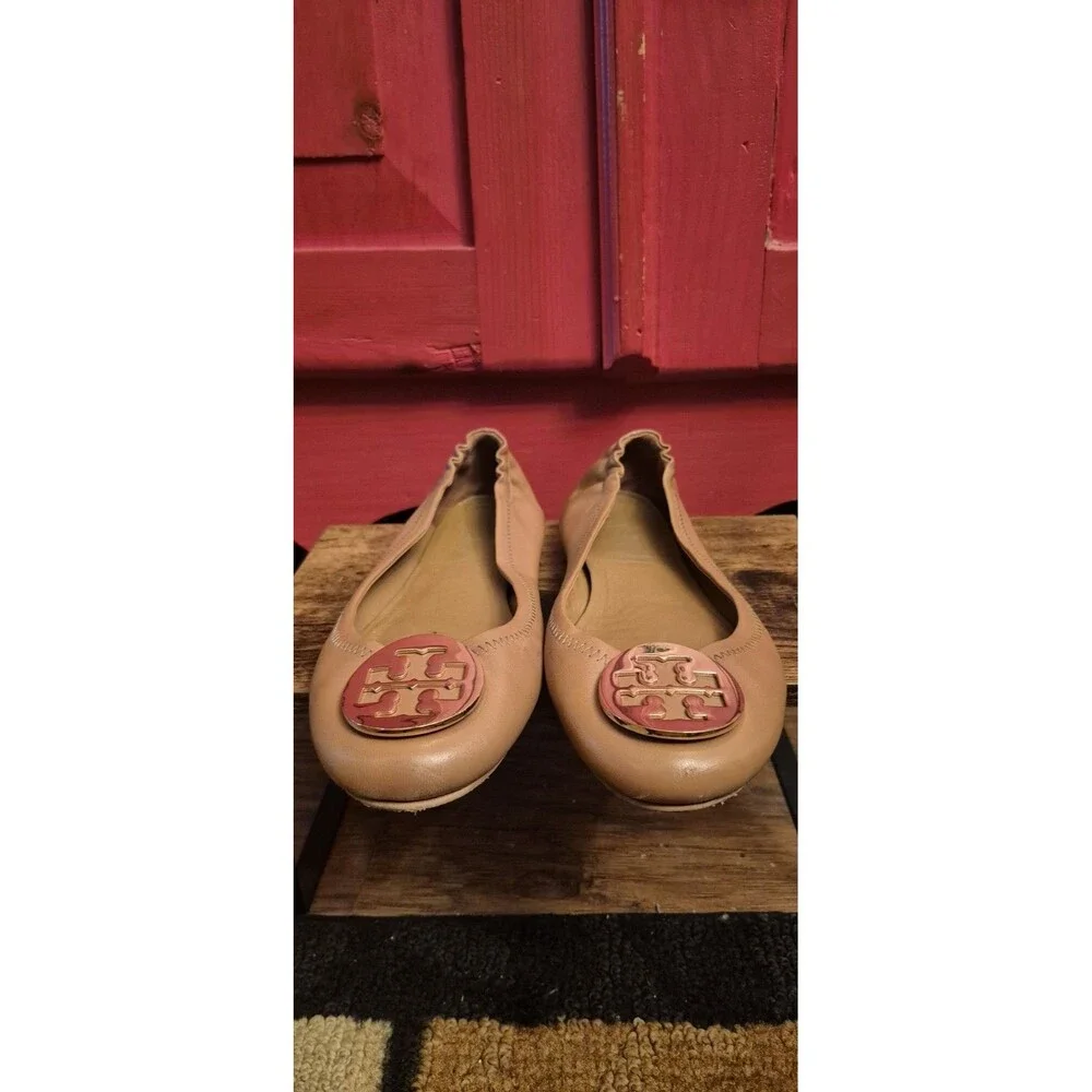 Tory Burch Size 8.5 (READ) 32880 Royal Tan Minnie Travel Flat with Metal Logo